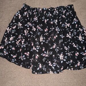 🖤 DIVIDED by H&M Black Floral Crêped Skirt – US 10 🌸